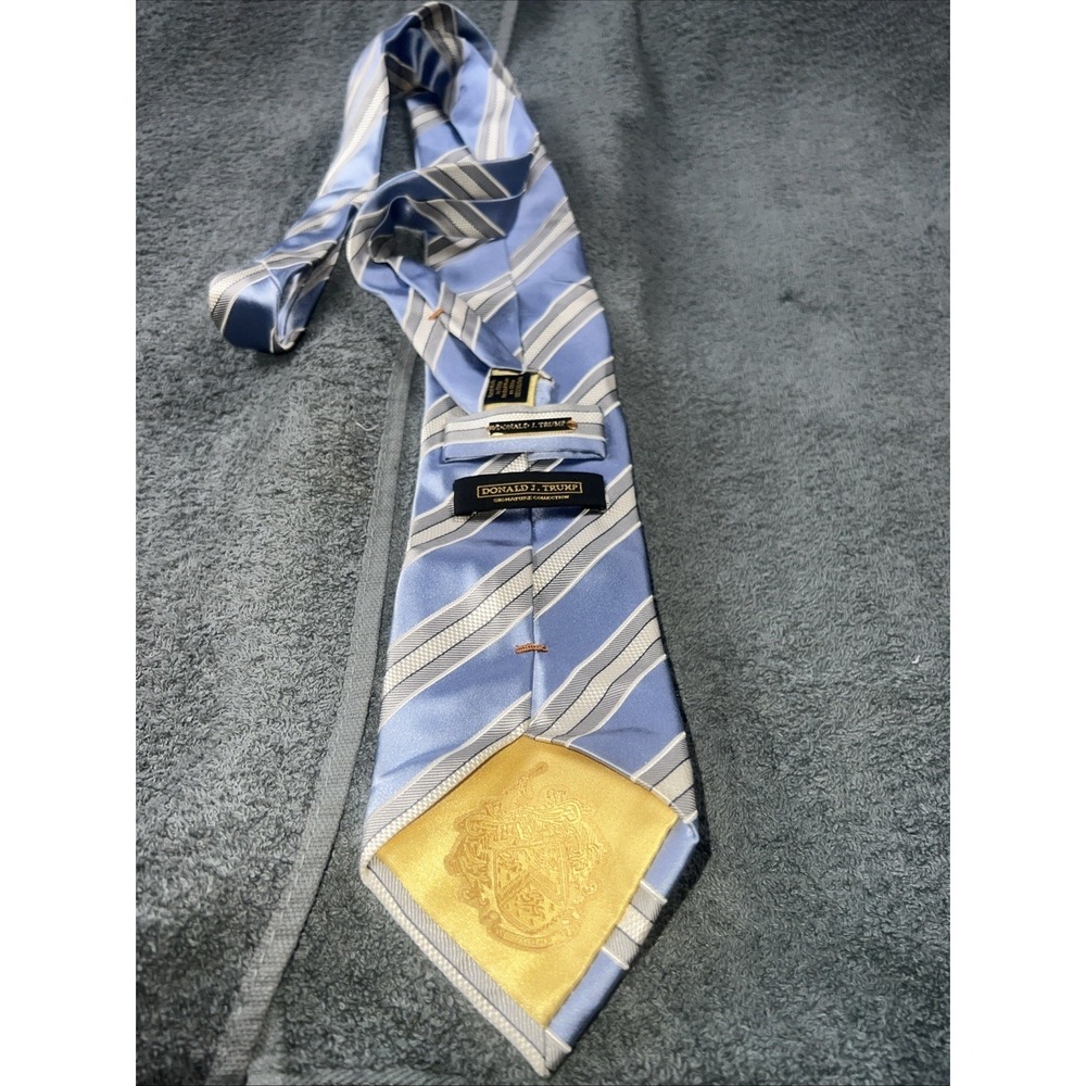 Donald J Trump Collection 100% Silk /Seda Handmade Tie Gray Blue Stripe 60 Inch